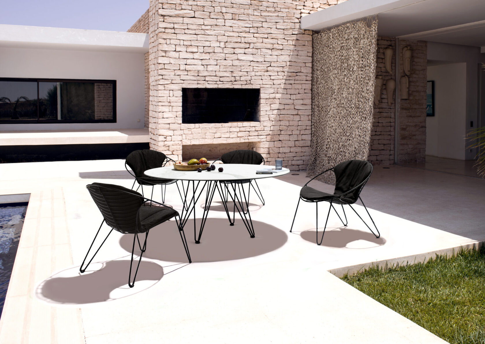 Joli | Tafel en stoelen Wire Marble Azuro | indoor + outdoor